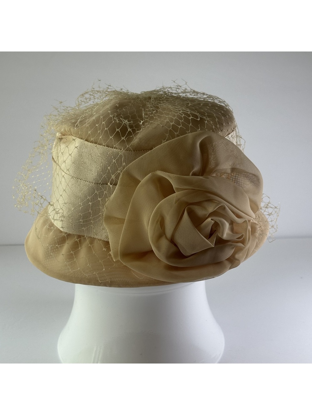 Vintage Union Made Beige Ladies Hat with Decorative Flower and Veil